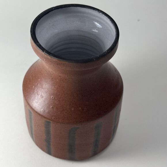 Studio Art Pottery Vase 4.5" Tall MCM Rustic Primitive - Picture 4 of 9